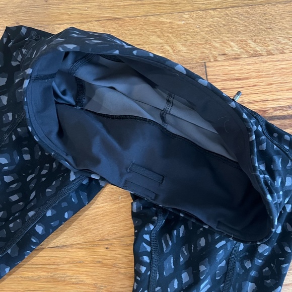 Patterned reflective Lulumen leggings - Picture 2 of 4